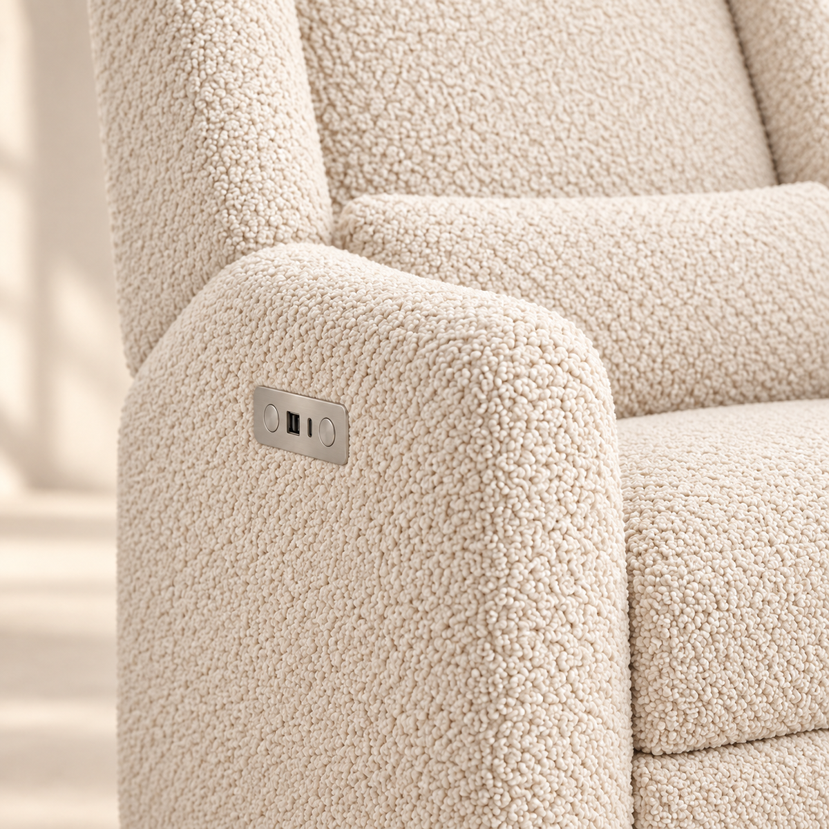 Kiwi Luxe power recline controls and USB charging ports